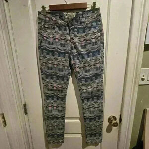 P7420 hot kiss low rise skinny pastel /denim jeans size 28in